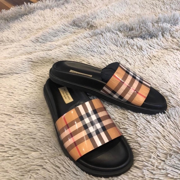 COPY - 100% AUTHENTIC Burberry slides✨ - Picture 2 of 4